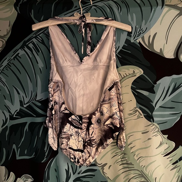 Beach life illustrated one piece - Picture 2 of 5